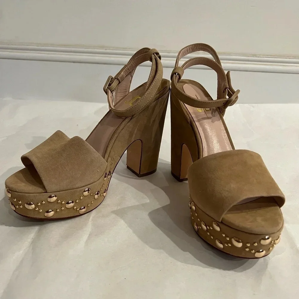 ITALIAN Julie Dee Platform Heels Beige Suede Women's Sz EU 39 US 9 NWB